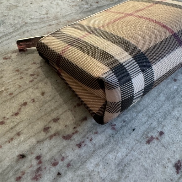 BURBERRY | coated canvas coin purse - Picture 9 of 12